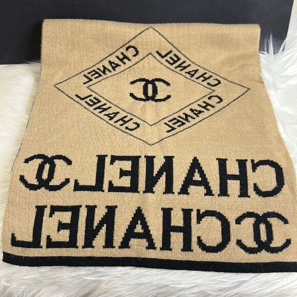 💯Authentic Chanel Scarf 🍀 - Picture 1 of 9